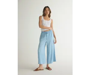 Bella Dahl | Ruffle Waist Wide Leg Crop Light Riviera Wash - Tryst