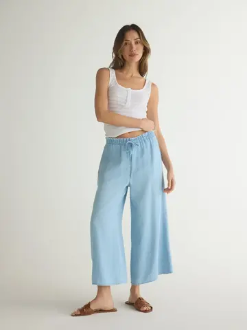 Bella Dahl Ruffle Waist Wide Leg Crop Light Riviera Wash