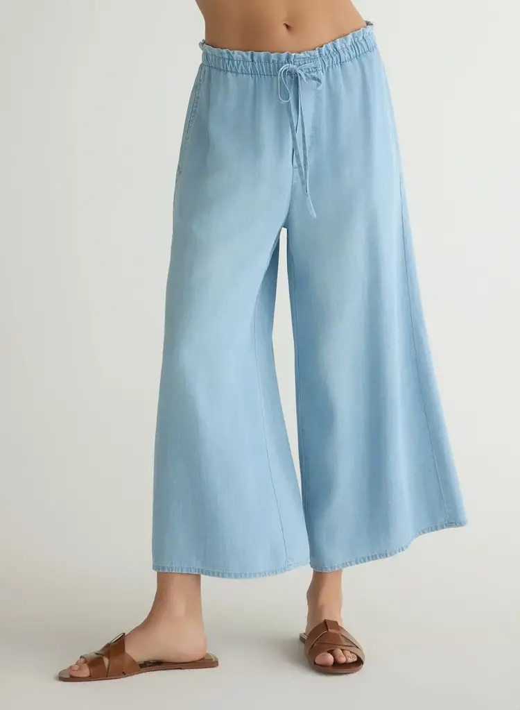 Bella Dahl Ruffle Waist Wide Leg Crop Light Riviera Wash