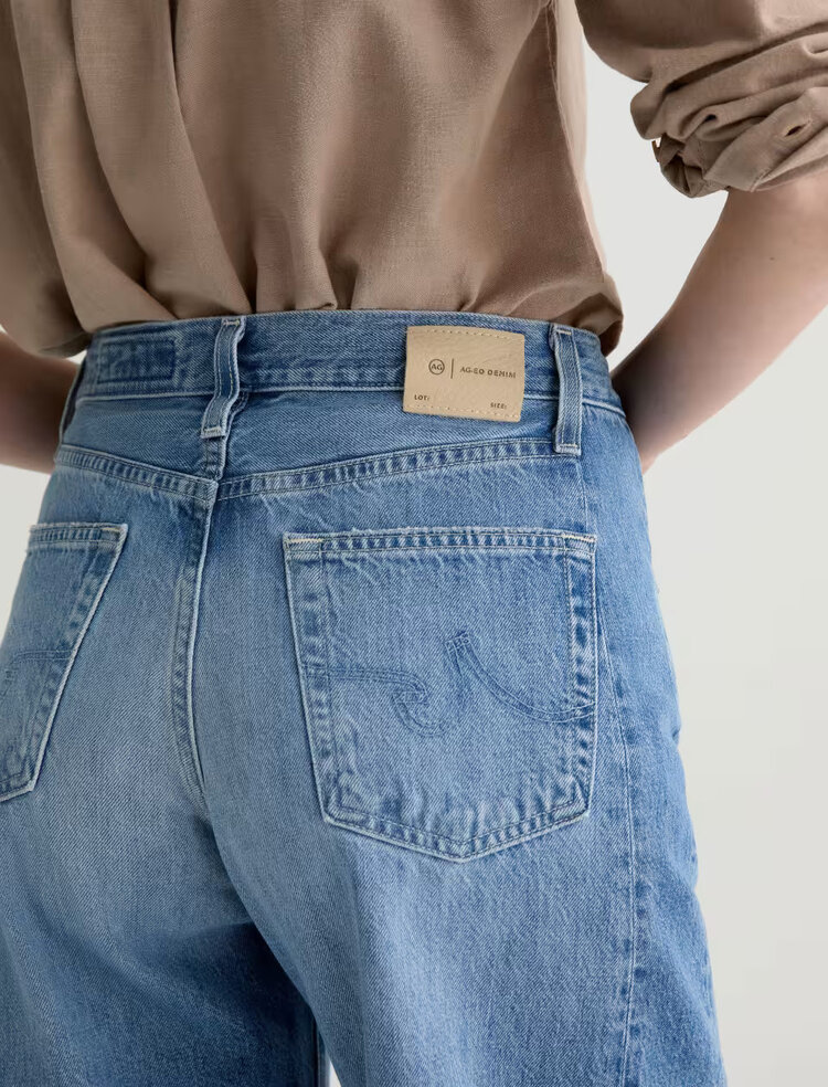 AG Denim Hattie Crop HR Barrel 17 Years Divergent