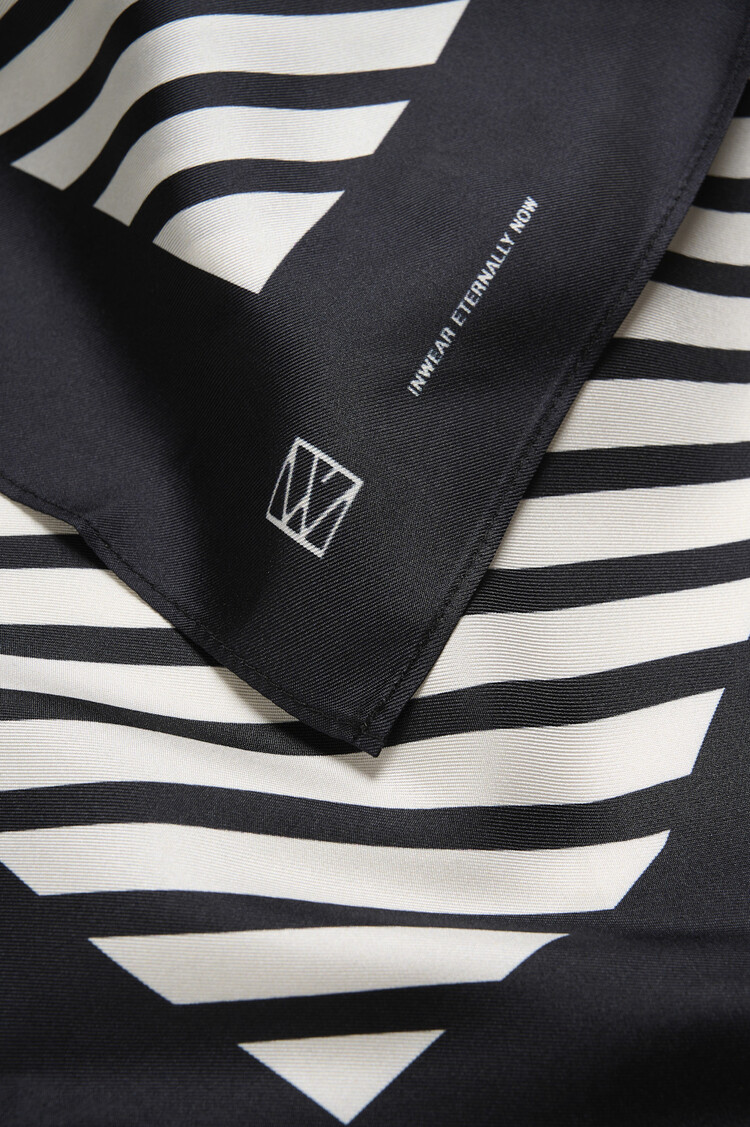 InWear Rafiq Scarf Refined  Black / Whisper