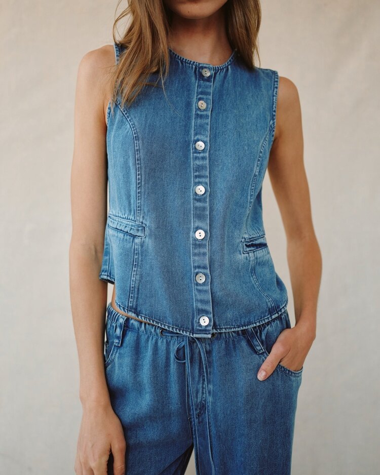 Bella Dahl High Neck Fitted Vest Medium Vintage Wash
