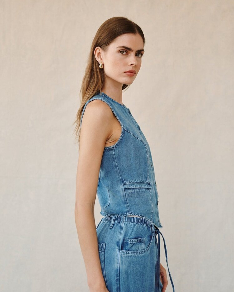 Bella Dahl High Neck Fitted Vest Medium Vintage Wash