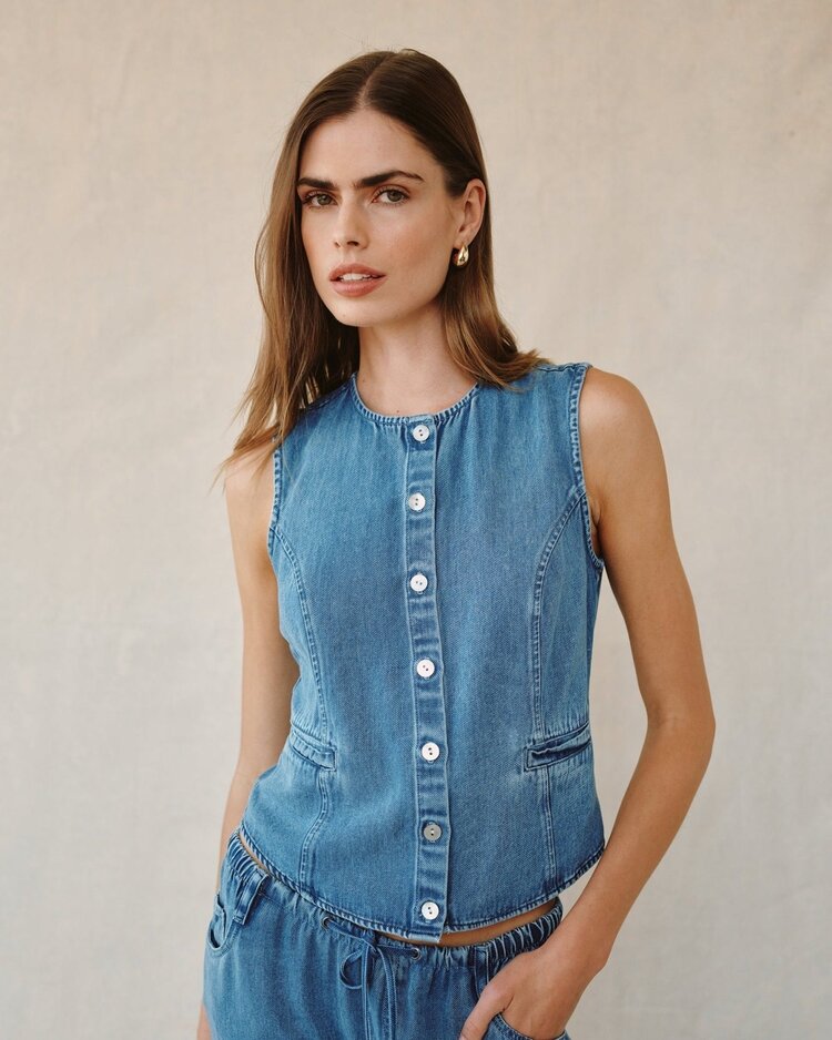 Bella Dahl High Neck Fitted Vest Medium Vintage Wash