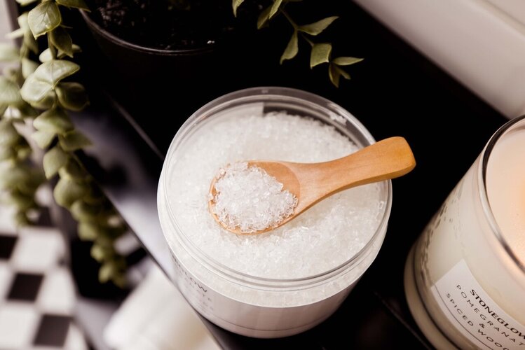 Stoneglow Modern Classics Pomegranate & Spiced Woods Mineral Bath Salts