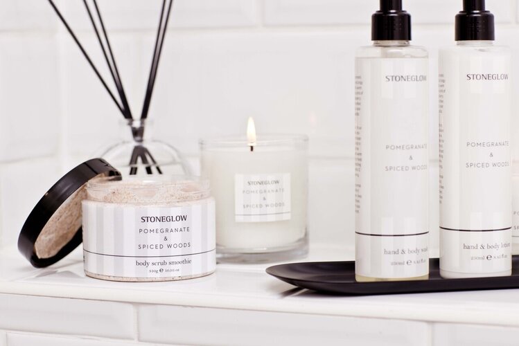 Stoneglow Modern Classics Pomegranate & Spiced Woods Scrub Smoothie
