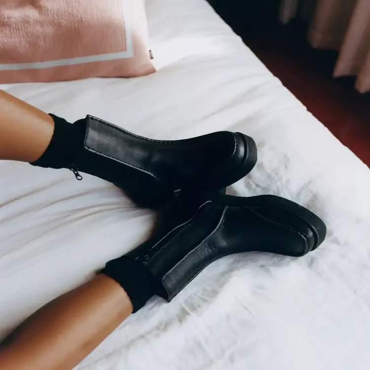 Clarks Effery Zip Black Leather