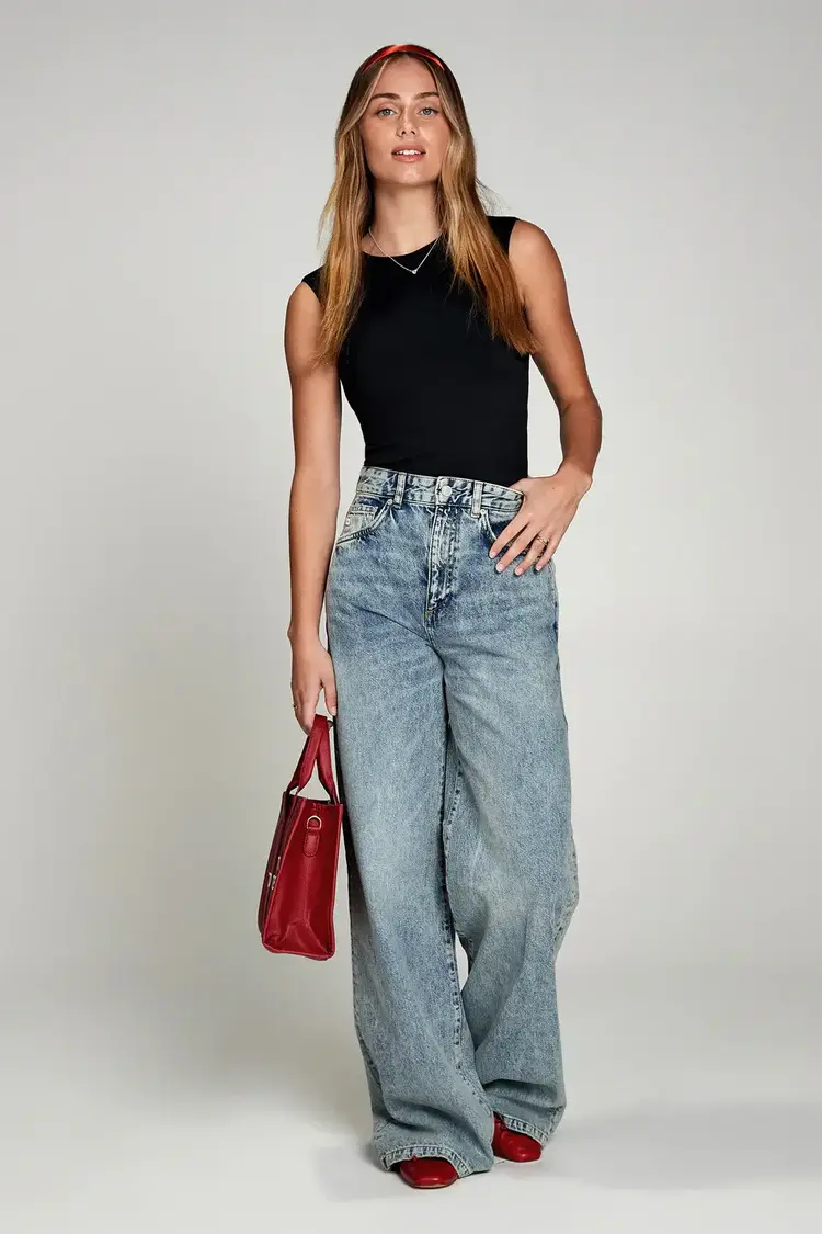 Pure & Simple Body Hug Muscle Tank Black