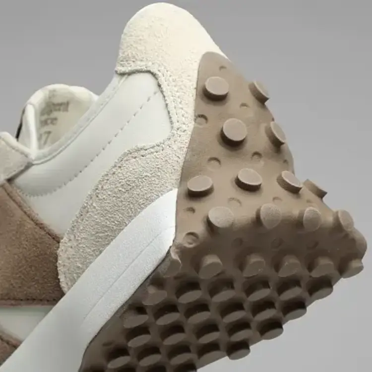 New Balance 327 Sneaker Linen Sea Salt & Mushroom
