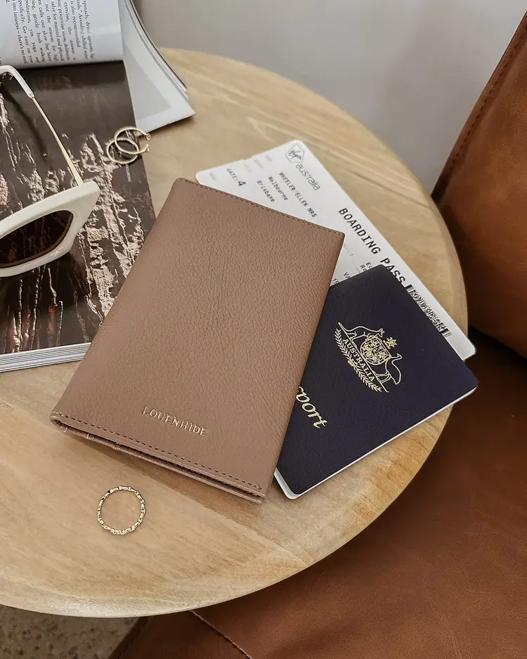 Louenhide Venice Passport Holder Mocha