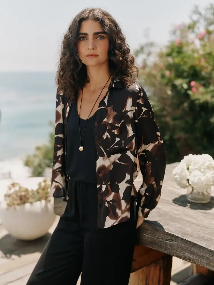 Bella Dahl Long Sleeve Round Hem Button Down Shadow Floral Print
