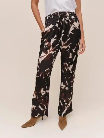 Bella Dahl Dressed Up Track Pant With Stripe Shadow Floral Print