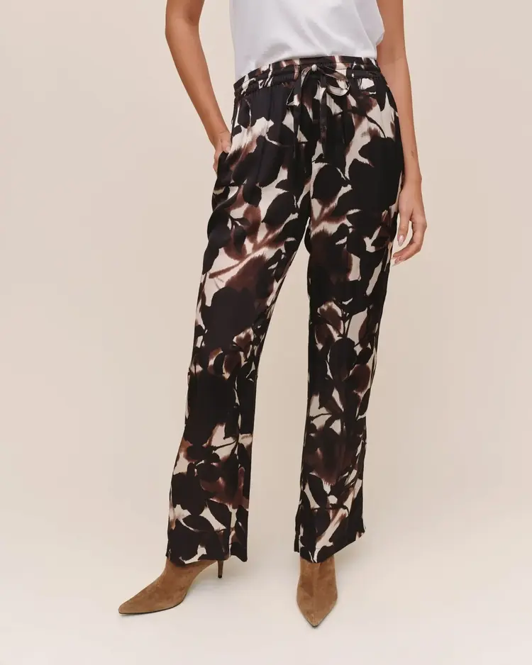 Bella Dahl Dressed Up Track Pant With Stripe Shadow Floral Print