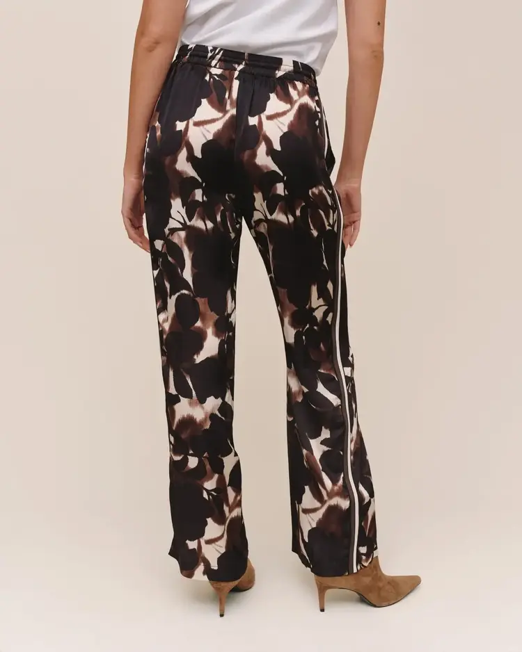 Bella Dahl Dressed Up Track Pant With Stripe Shadow Floral Print