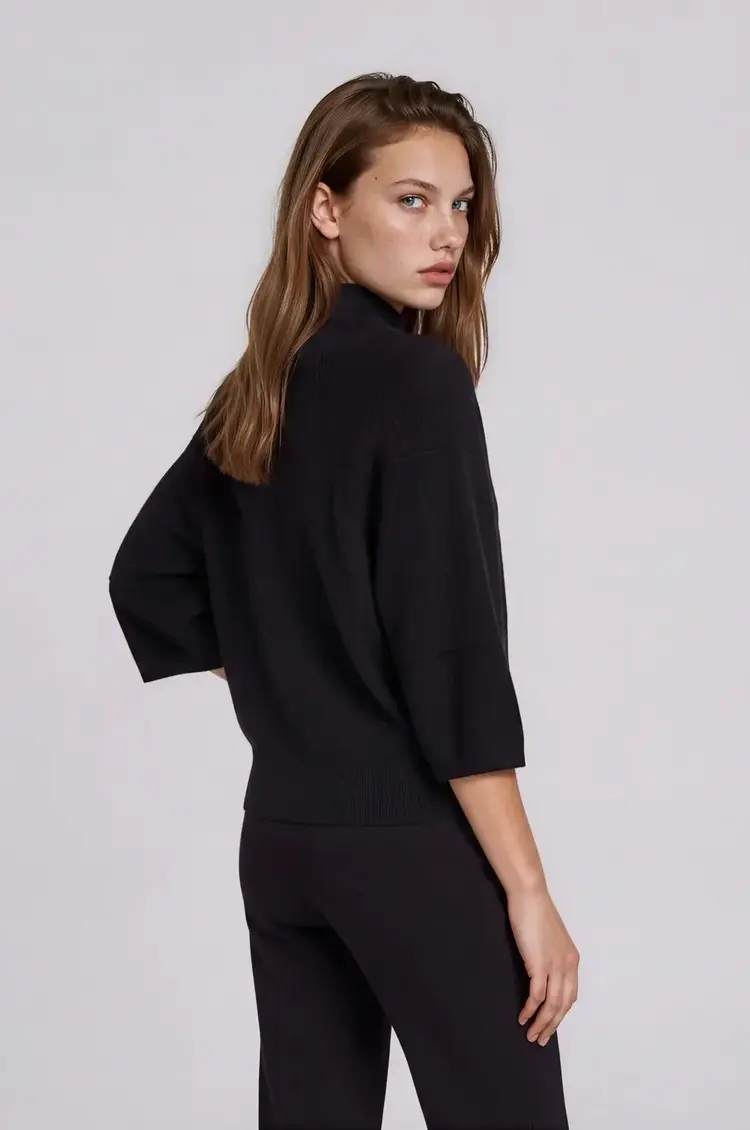 Pure & Simple Snow Drift Turtleneck Sweater Noir