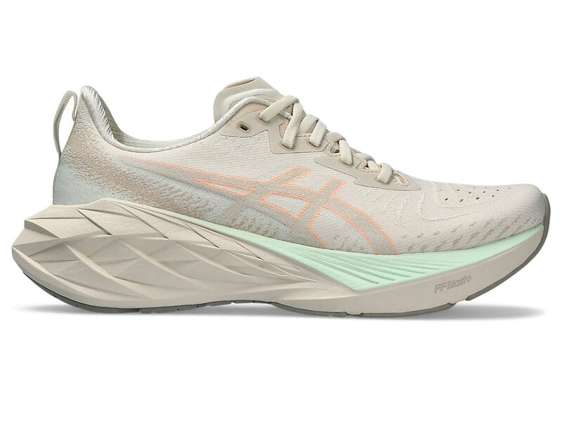 Asics WOMEN'S NOVABLAST 4