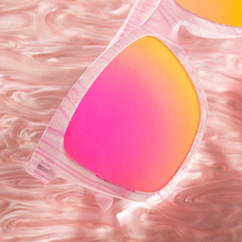 goodr LIVING IN A MATERIAL SWIRL