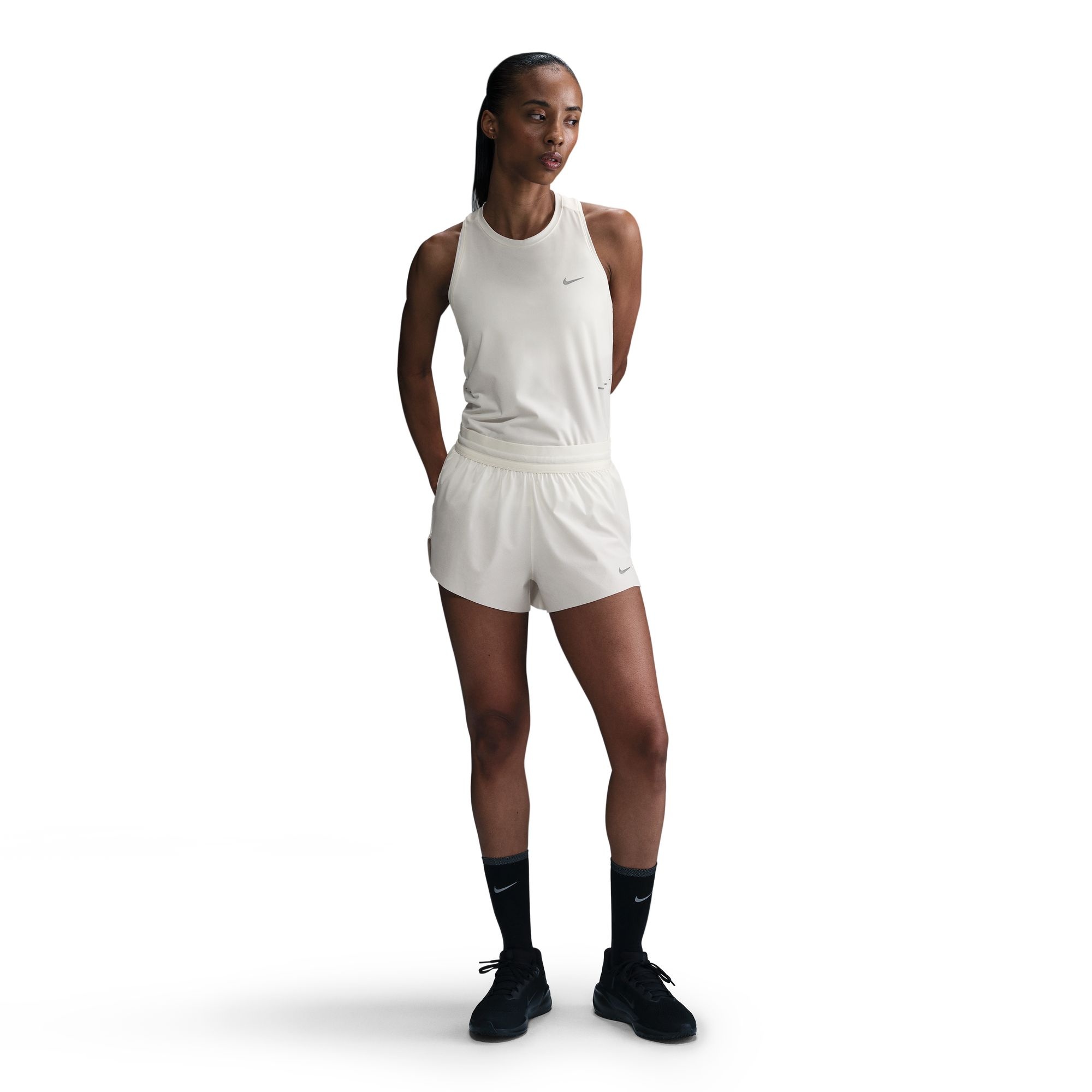 Nike WOMEN'S DRI-FIT MID-RISE 2.5" SHORT