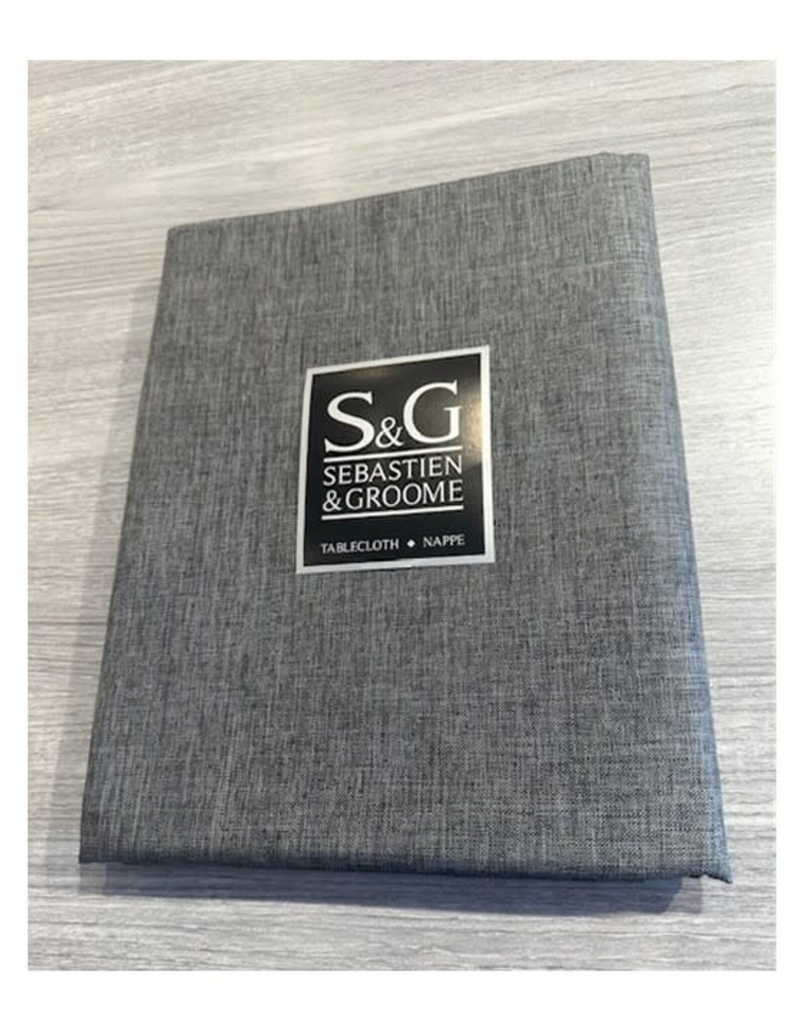 Nappe gris foncé