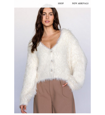 Storia Fluffy  V Neck Sweater Ivory