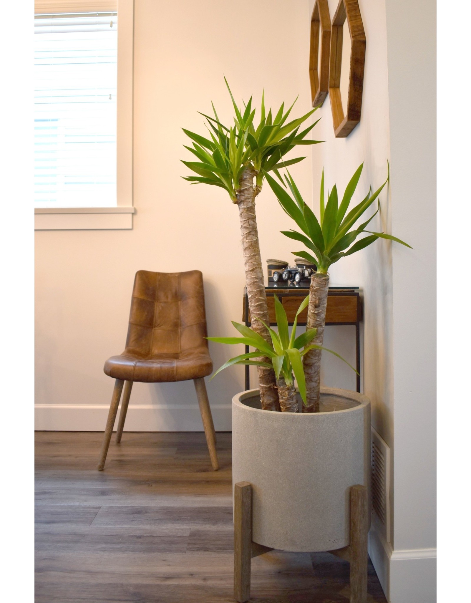 Patio Round Standing Pot - Natural
