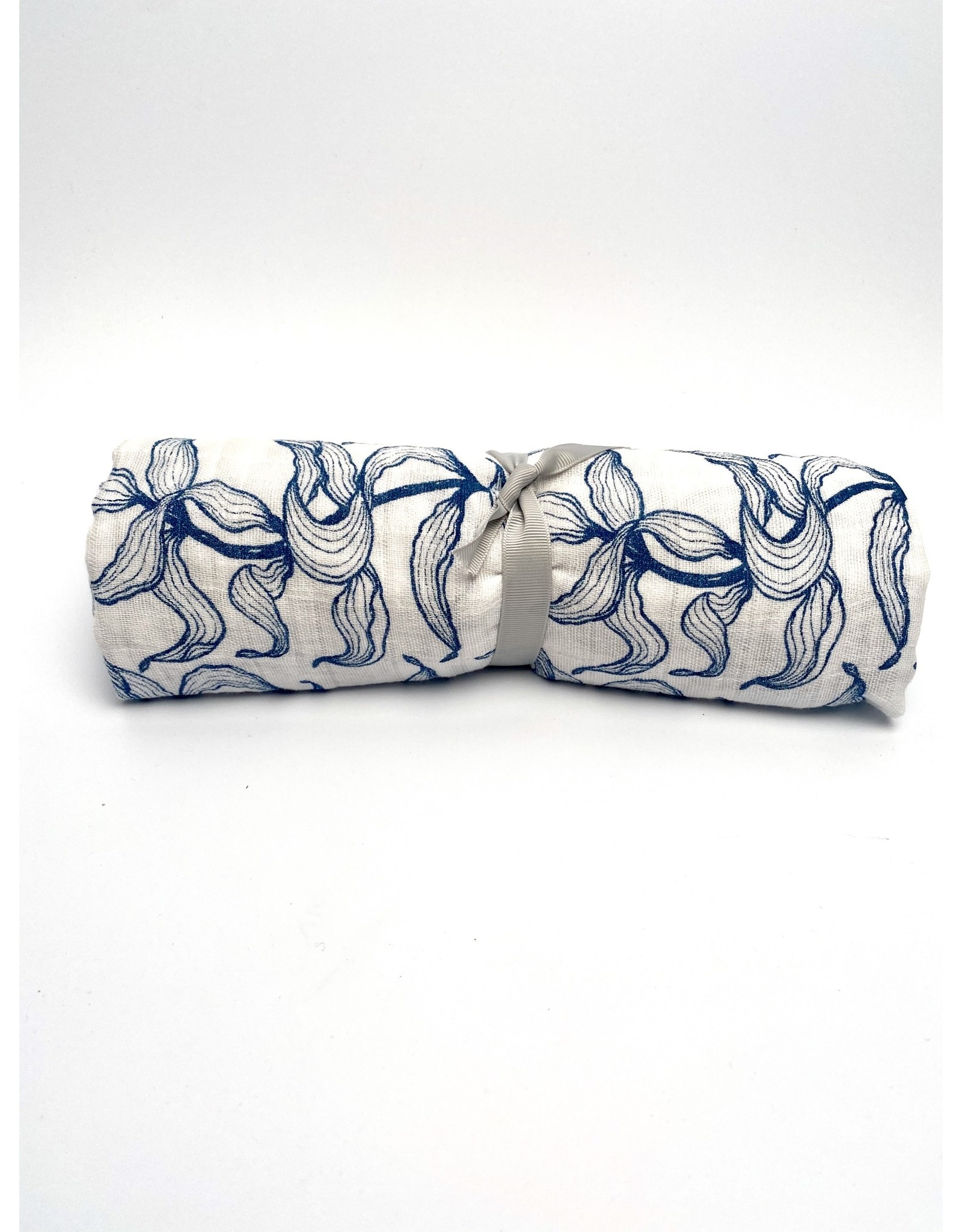 salty kisses classic swaddle 3