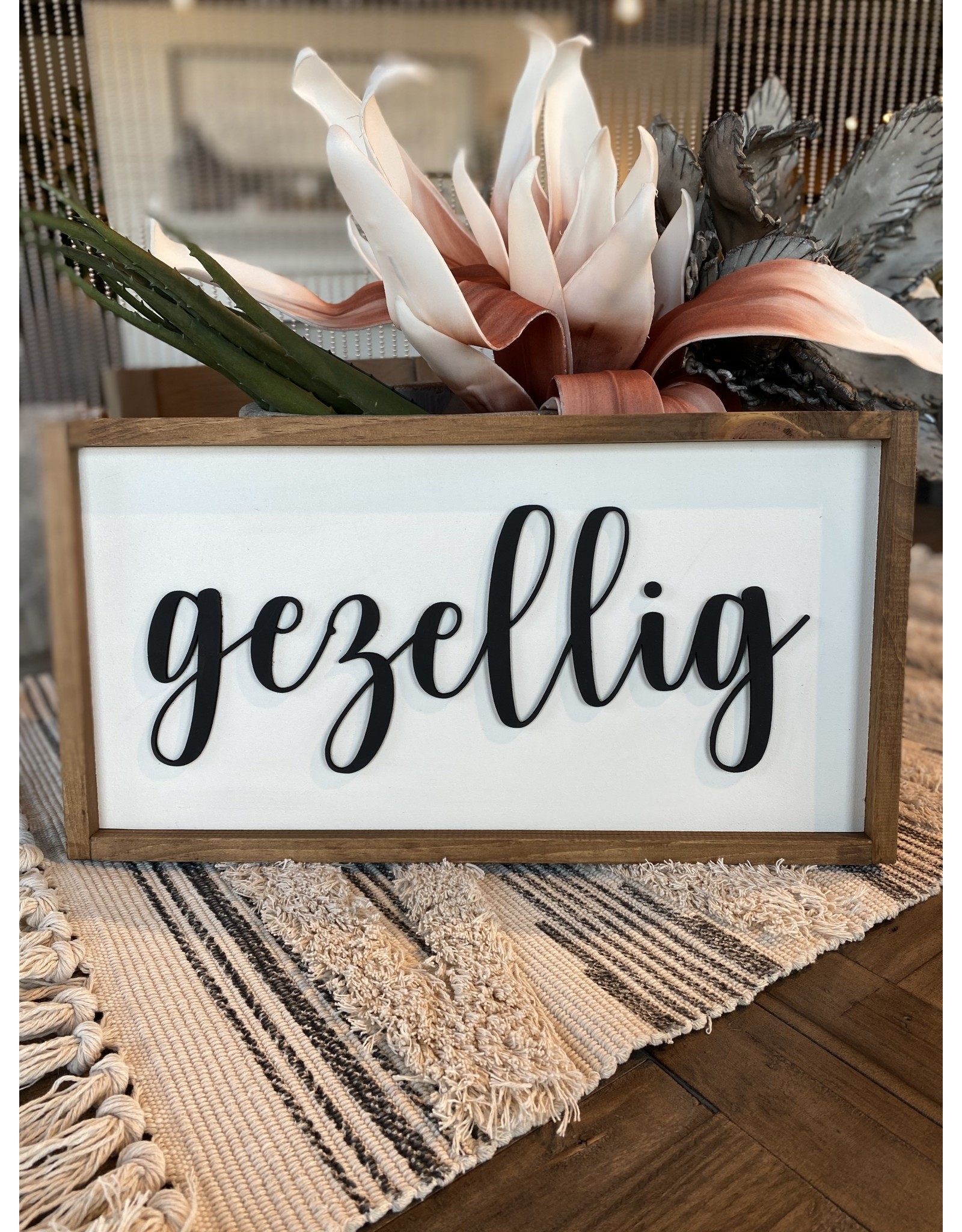 Gezellig - black walnut