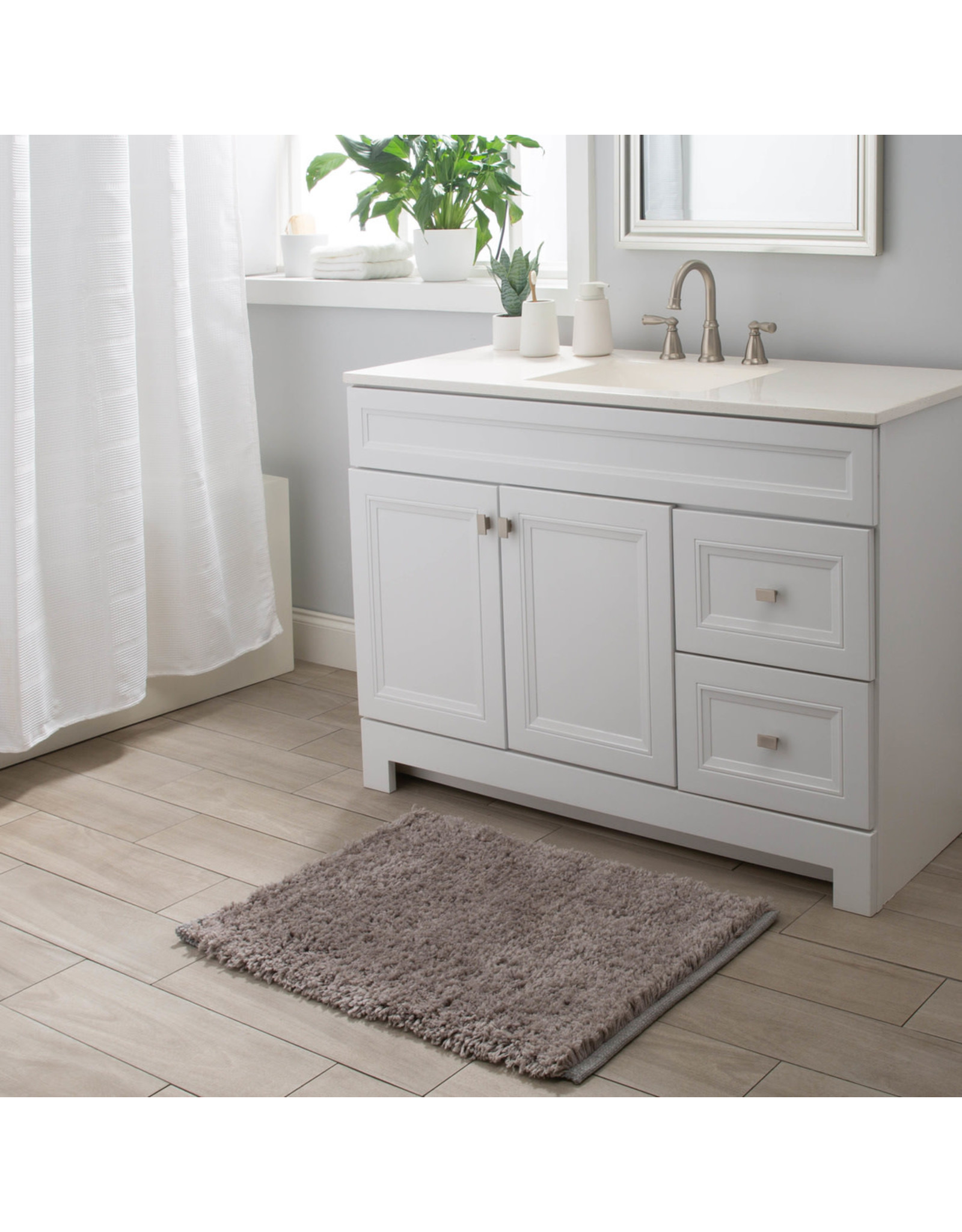 Plush Bath Mat - Grey