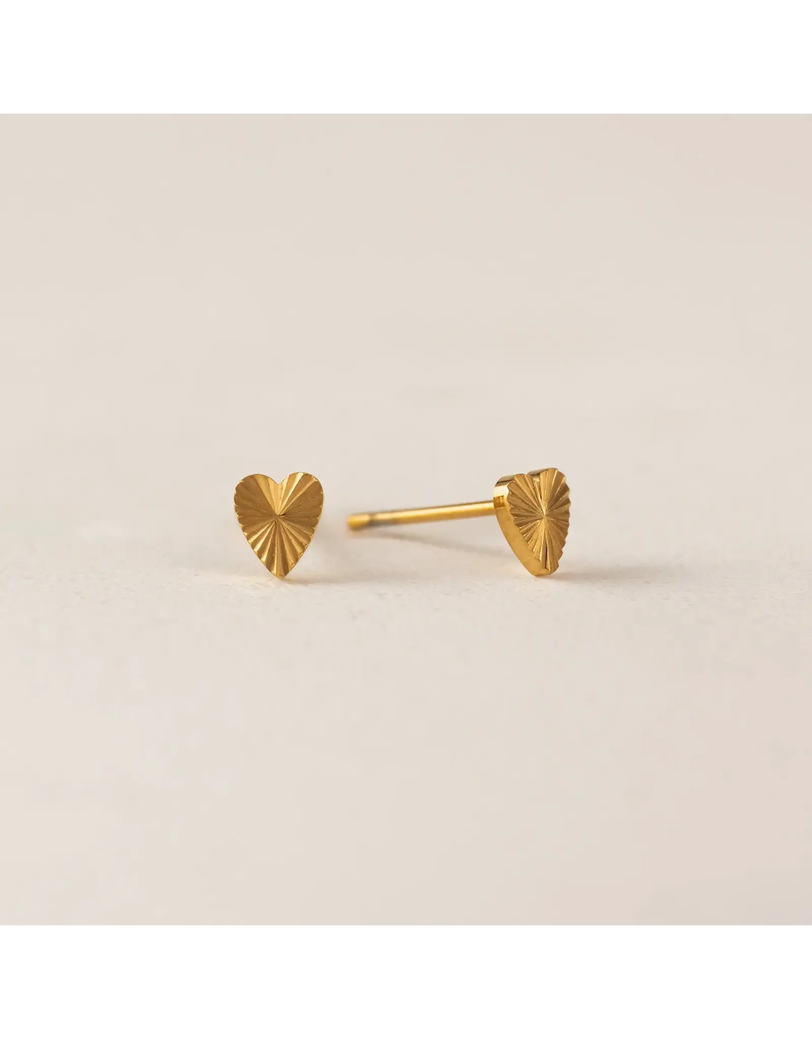 Fluted Heart Studs - Gold