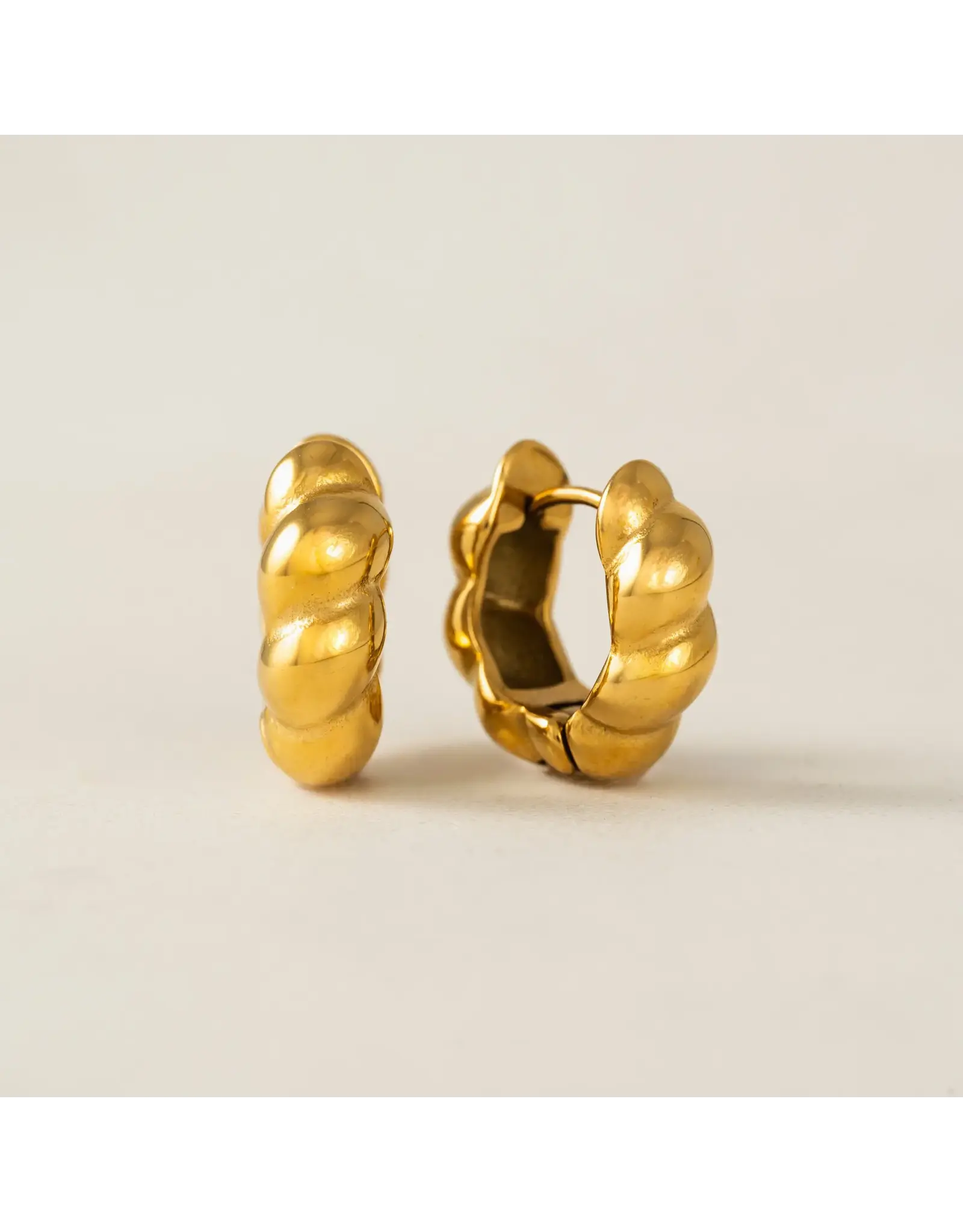 Croisssant Puff Earrings - Gold