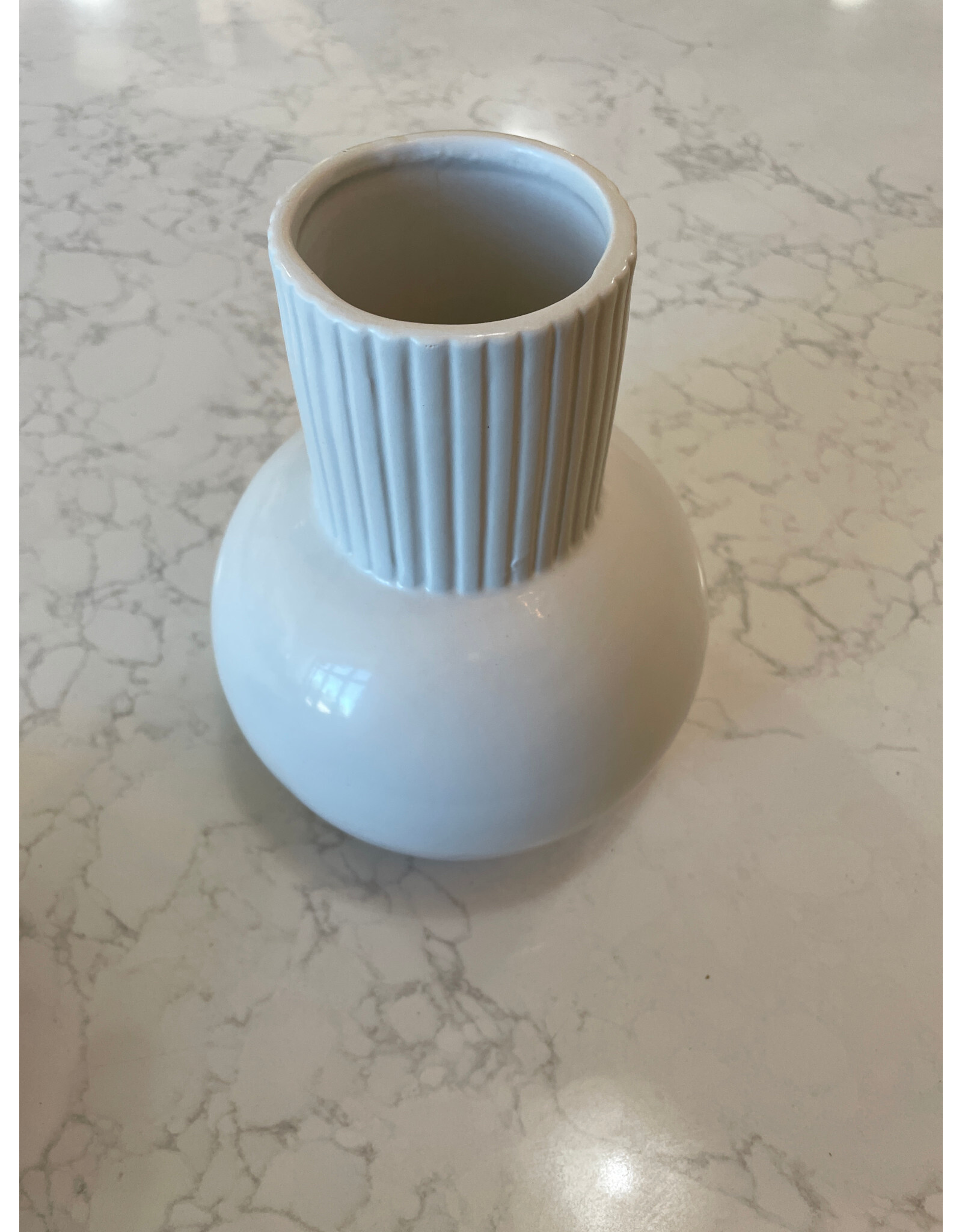 Jenere White Ceramic Rounded Vase