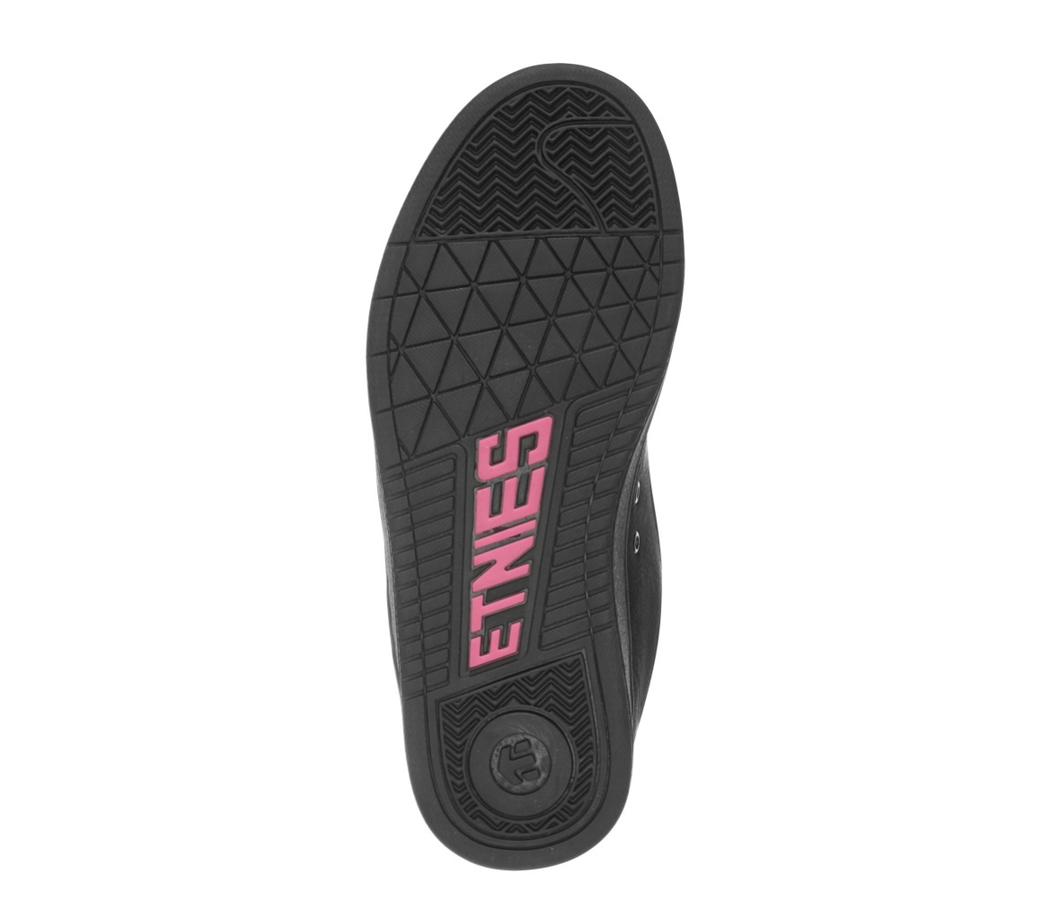 Pink and shop black etnies