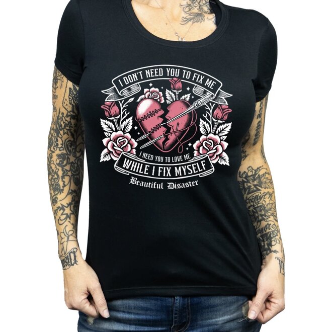 DONT FIX ME SS SCOOP TEE BLACK