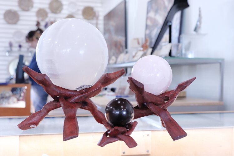 Wooden Tripod Stand 6"