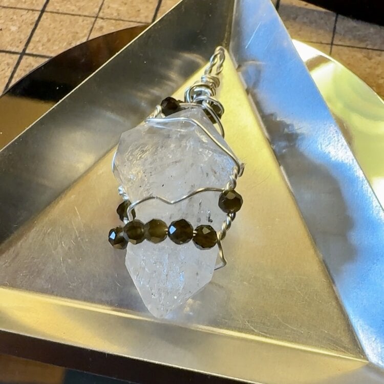 May 1, SAT. 2-4pm Wire & Bead Wrapped Crystal Class