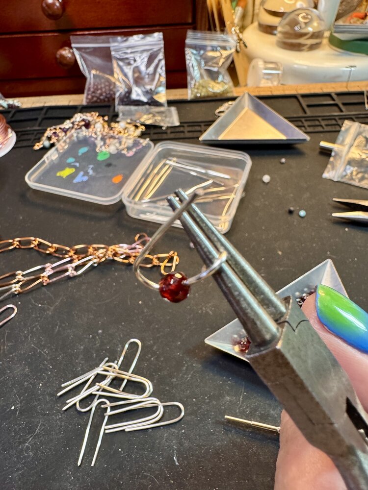 Apr. 11 SAT 10:30-1pm  Beaded  Wire "U" Chain Bracelet Class