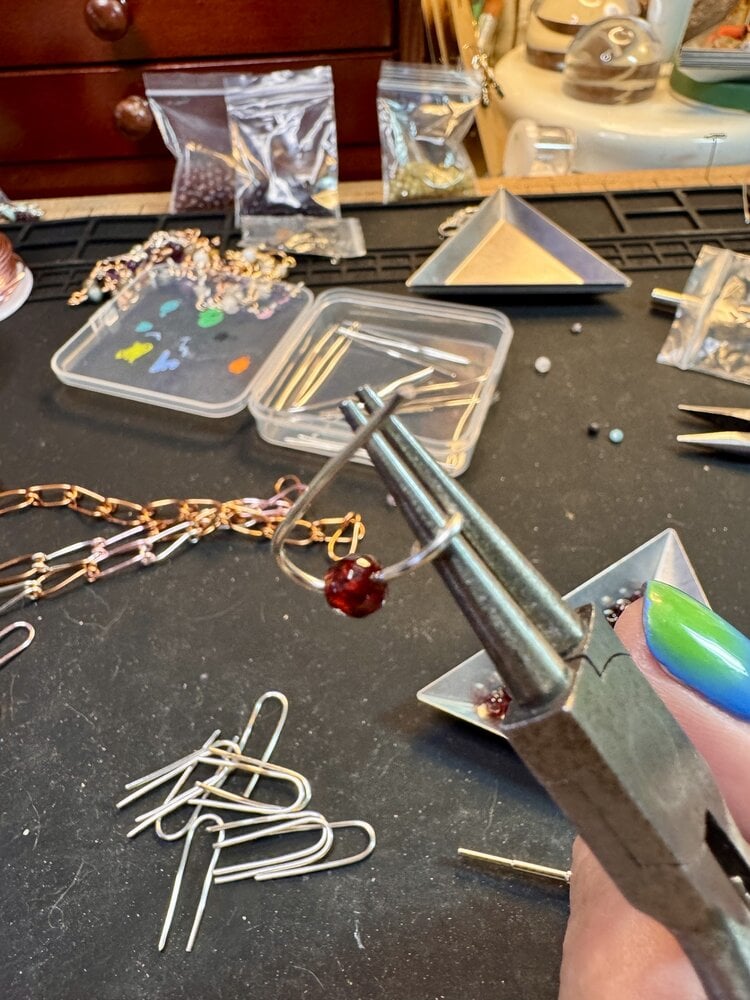 Aug. 23, SUN. 11:30-2pm  Beaded Wire "U" Chain Bracelet Class