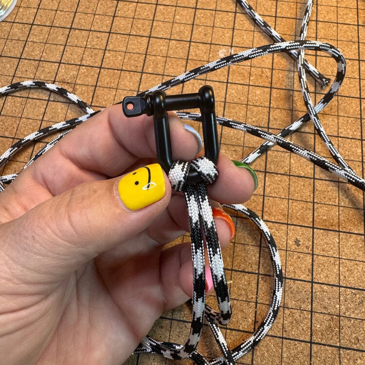 Jun.  21, SUN  11:30-12:30pm Father's Day Paracord Survival Bracelet Class