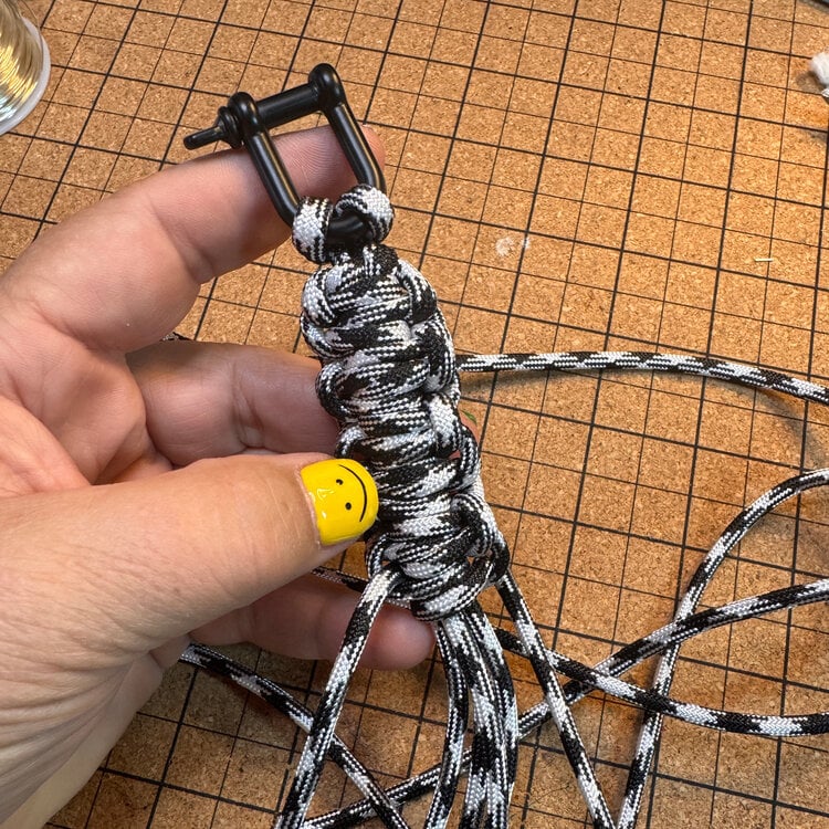 SUN. Jun.  21, 1-2pm Father's Day Paracord Survival Bracelet Class