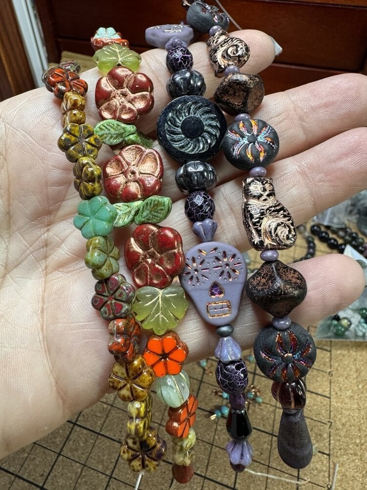 Oct. 31, SAT. 3-6pm Día de los Muertos Earrings Workshop