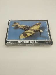 Spitfire MK IX plastic model kit  1:48   art.-nr: 709/10