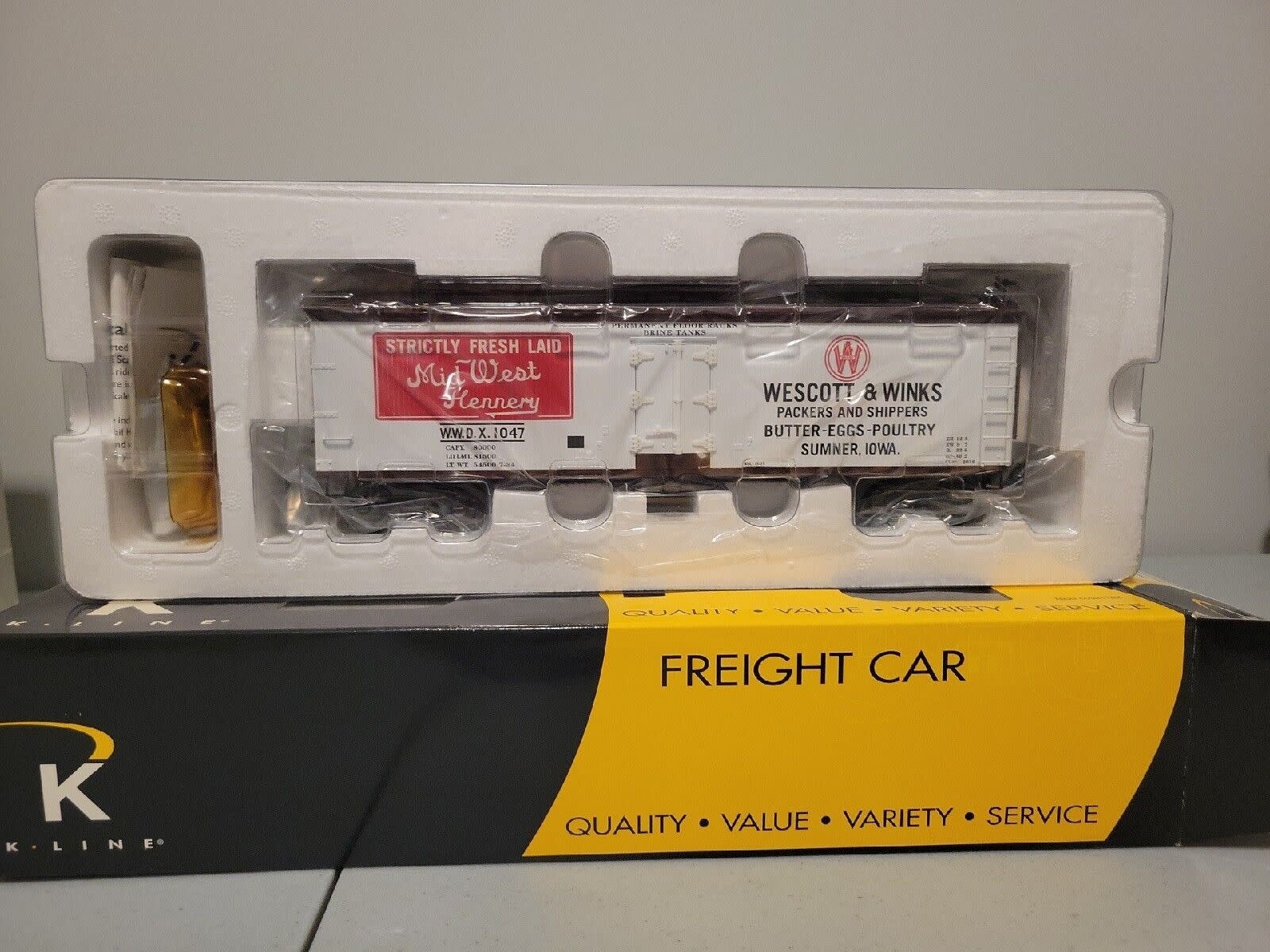 K-Line K742-8028 MidWest Hennery Wood Sided Reefer, NIB