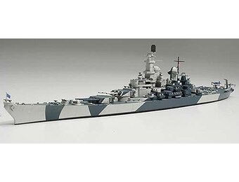 1/700 USS Iowa BB61 Battleship Waterline Plastic Model Kit