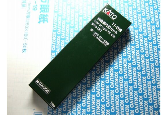 N Passenger Car Light Kit, Whi