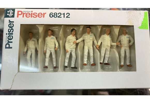 Preiser 68212 WHITE 6 figures fitters 1:50 figures new in original packaging