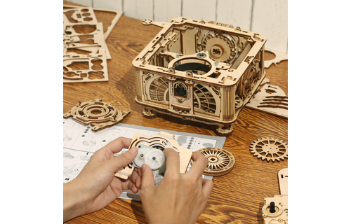 Mechanical Wood Models; Classical Gramophone