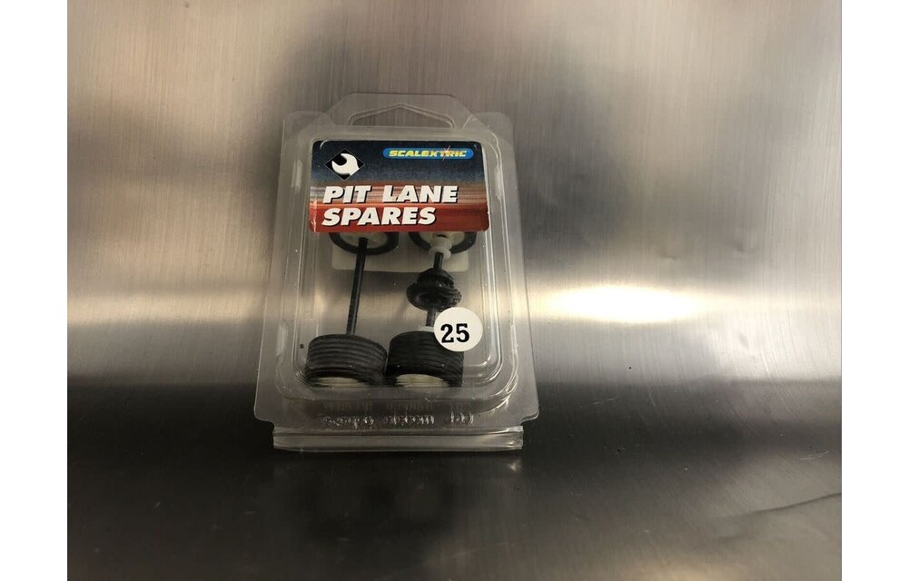 PIT LANE SPARES AXLE ASSYS BMW 25   C8095