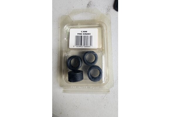PIT LANE SPARES TYRE SUBARU 18  C8088