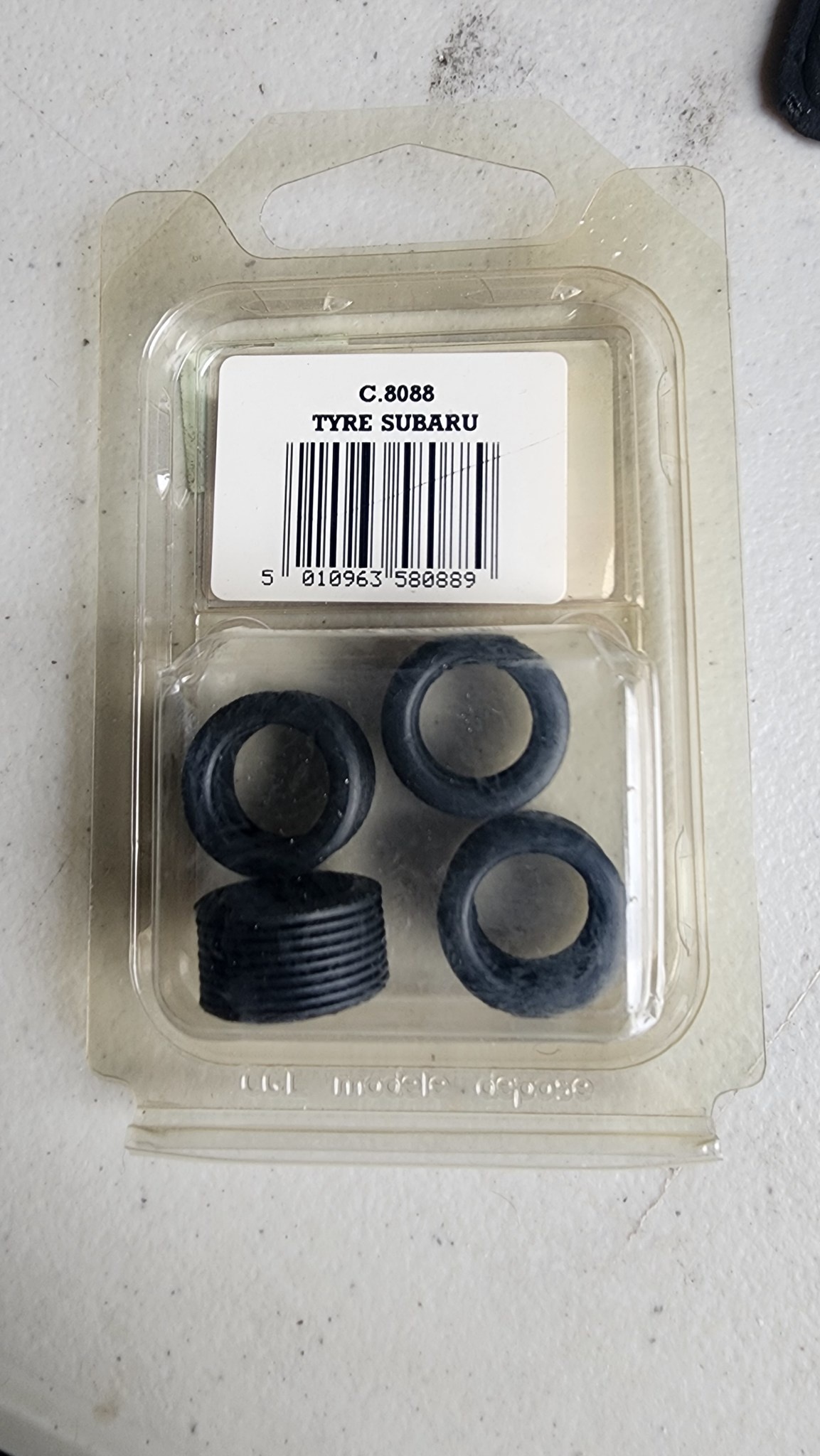 PIT LANE SPARES TYRE SUBARU 18  C8088