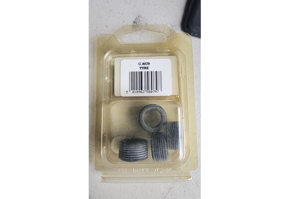 PIT LANE SPARES TYRE  9 C8079